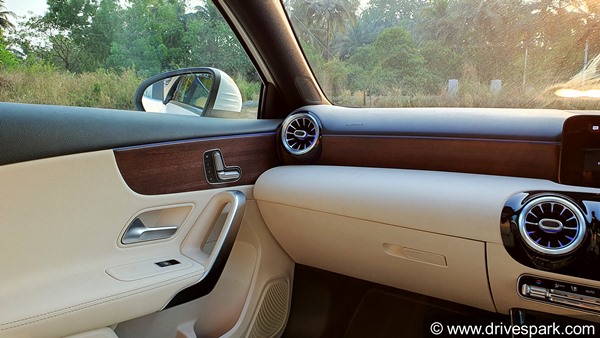 Mercedes A-Class Limousine Review In Hindi: मर्सिडीज बेंज ए-क्लास लिमोजिन रिव्यू: लुभावनी स्टाइल व डिजाईन!