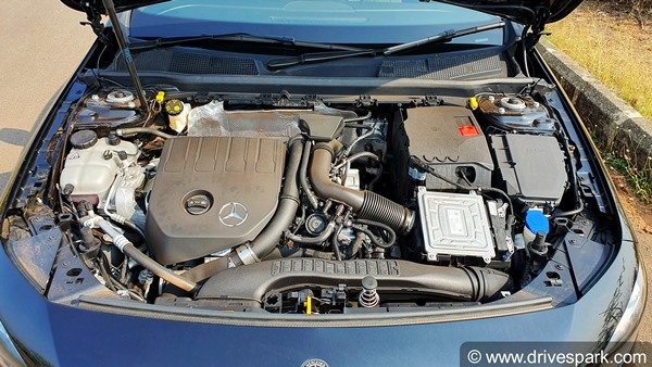 Mercedes A-Class Limousine Review In Hindi: मर्सिडीज बेंज ए-क्लास लिमोजिन रिव्यू: लुभावनी स्टाइल व डिजाईन!