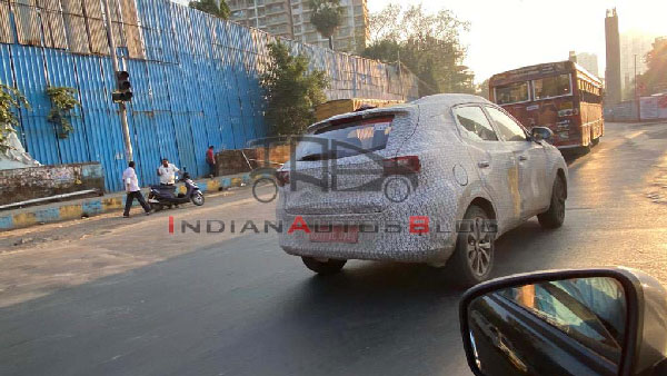 MG ZS Petrol Spotted Testing: एमजी जेडएस पेट्रोल टेस्टिंग के दौरान आई नजर, जल्द होगी लॉन्च