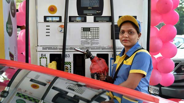 Petrol-Diesel Price Hike: आम लोग करते है बस से सफर, बीजेपी के मंत्री नें फ्यूल की बढ़ती कीमतों पर दिया बचकाना बयान