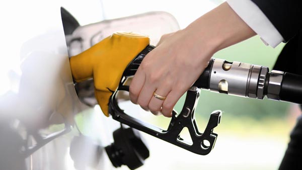 Petrol-Diesel Price Hike: आम लोग करते है बस से सफर, बीजेपी के मंत्री नें फ्यूल की बढ़ती कीमतों पर दिया बचकाना बयान