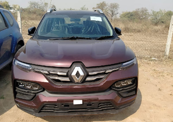 Renault Spotted With Brown Color: ब्राउन पेंट स्कीम के साथ डीलरशिप पर नजर आई रेनॉल्ट काइगर