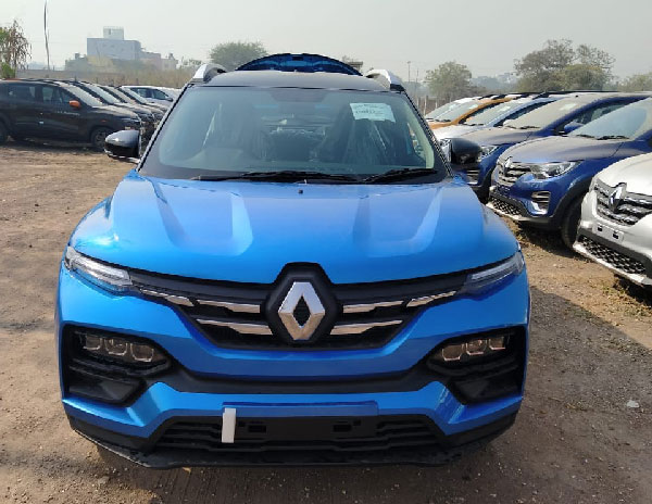 Renault Spotted With Brown Color: ब्राउन पेंट स्कीम के साथ डीलरशिप पर नजर आई रेनॉल्ट काइगर
