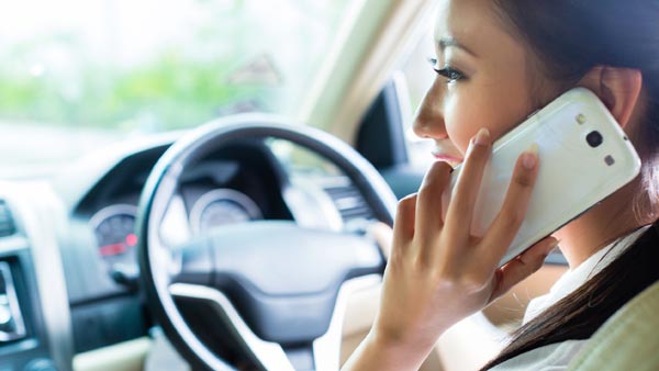 Ford India Traffic Awareness Report: 97% कार चालक ड्राइव करते समय करते हैं मोबाइल फोन का इस्तेमाल