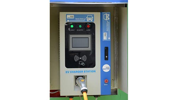 Mumbai To Get EV Charging Points: मुंबई के प्रमुख रेलवे स्टेशनों पर लगेंगे ईवी चार्जिंग प्वाइंट, प्लान तैयार
