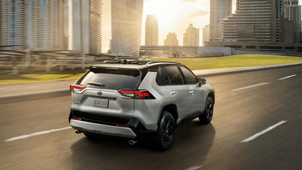 Toyota RAV4 SUV Spotted Testing: टोयोटा आरएवी4 एसयूवी टेस्टिंग के दौरान आई नजर, जल्द लॉन्च