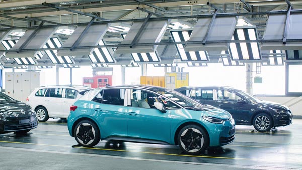 Volkswagen Partners With Microsoft: ऑटोनोमस कार तकनीक के लिए फॉक्सवैगन और माइक्रोसॉफ्ट ने मिलाया हाथ