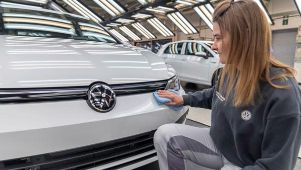 Volkswagen Partners With Microsoft: ऑटोनोमस कार तकनीक के लिए फॉक्सवैगन और माइक्रोसॉफ्ट ने मिलाया हाथ
