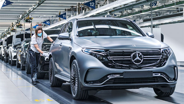 Mercedes Benz Partners For Parking Solutions: अब मर्सिडीज-बेंज की कार बताएगी कहां करनी है गाड़ी पार्क