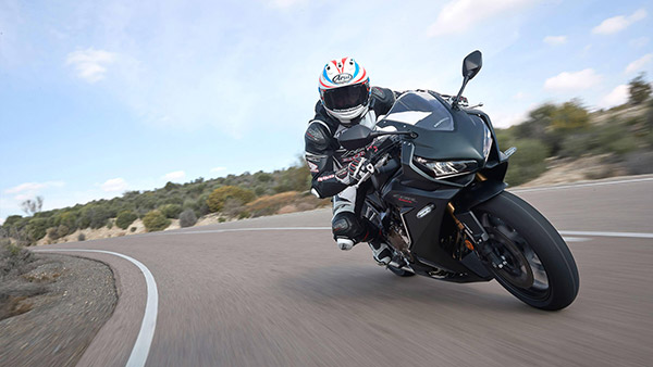 Honda CBR650R and CB650R Launched: होंडा सीबीआर650आर और सीबी650आर हुई लाॅन्च, जानें कीमत व फीचर्स