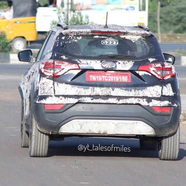 2021 Mahindra XUV300 Spied Tetsing: नई महिंद्रा एक्सयूवी300 टेस्टिंग करते आई नजर, देखें तस्वीरें