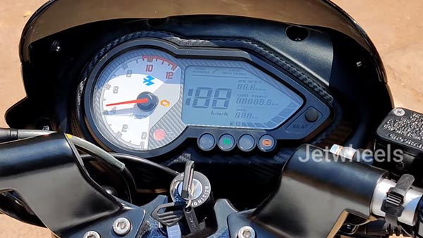 Bajaj Pulsar 180 Matte Blue Colour Spied: बजाज पल्सर 180 मैट ब्लू रंग में होगी उपलब्ध