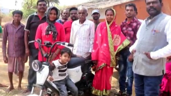 Villager Builds Cheap Electric Bike: गांव के लड़के ने बनाई सस्ती इलेक्ट्रिक बाइक, पैडल चलाने से भी होती है चार्ज