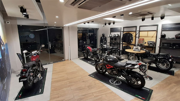 Benelli New Showroom In Pune: बेनेली ने पुणे में खोला अपना 40वां डीलरशिप, जिसमें है पहला बेनेली कैफे