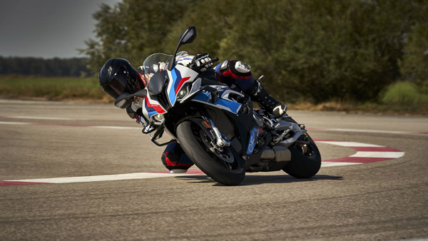 BMW M 1000 RR Teased: बीएमडब्ल्यू एम 1000 आरआर सुपर बाइक का टीजर हुआ जारी, जल्द होगी लाॅन्च