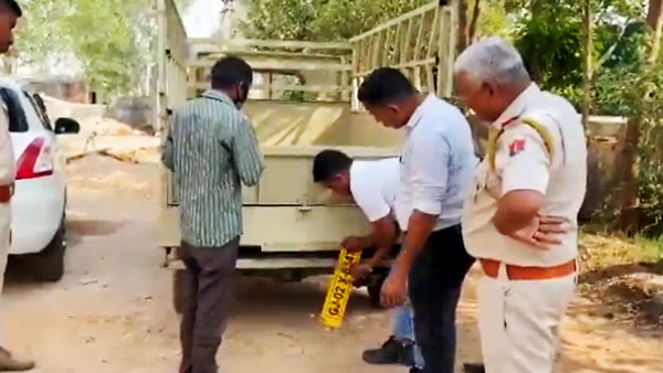 आनंद महिंद्रा ने शेयर किया शराब से भरे ट्रक का वीडियो, कहा ‘हम नहीं करते ऐसा वाहन डिजाइन’