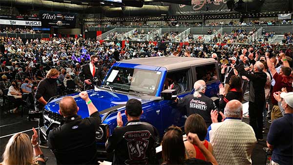 Ford Bronco 1st Unit Auctioned: फोर्ड ब्रोंको के पहले यूनिट की हुई नीलामी, जानें कितने में बिकी