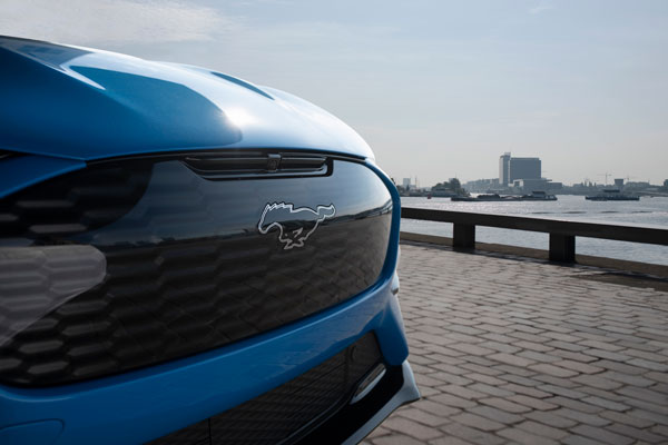 Ford To Bring Two Electric SUVs: फोर्ड अगले साल लाॅन्च करेगी दो इलेक्ट्रिक एसयूवी, टेस्ला को देगी टक्कर