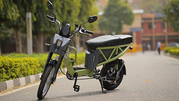 IIT Delhi Develops ‘Hope’ Electric Scooter: इस इलेक्ट्रिक स्कूटर को चलाने का खर्च है सिर्फ 20 पैसे प्रति किलोमीटर