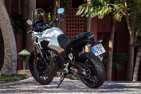 Honda CB500X Booking Starts: होंडा सीबी500एक्स की बुकिंग हुई शुरू, जल्द होगी डीलरशिप पर उपलब्ध