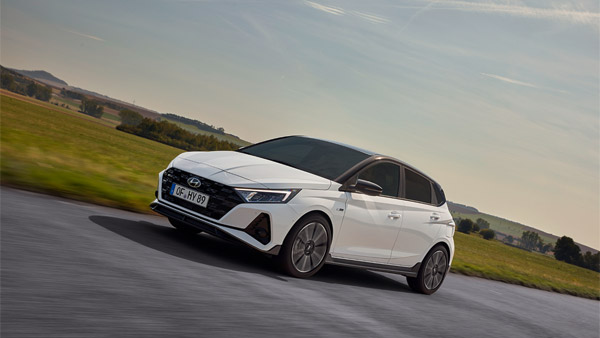 Hyundai i20 N-Line Spotted: हुंडई आई20 एन-लाइन टेस्टिंग करते आई नजर, साइड प्रोफाइल का खुलासा