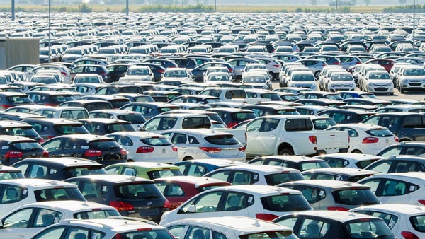 Police Seized 151 BS4 Cars: मुंबई पुलिस ने जब्त की प्रतिबंधित बीएस4 इंजन वाली 151 कारें, गिरोह का भंडाफोड़