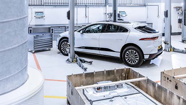Jaguar I-Pace Launched: जगुआर आई-पेस इलेक्ट्रिक भारत में 1.05 करोड़ रुपये में हुई लॉन्च, देती है 480 किमी का रेंज