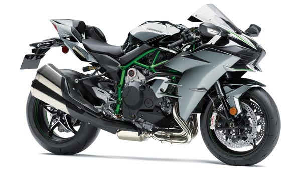 Kawasaki Announces Price Hike: कावासाकी की बाइक 1 अप्रैल से होगी महंगी, इन मॉडलों की कीमत बढ़ी