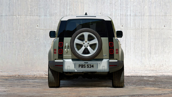 Land Rover Defender Diesel Launched: लैंड रोवर डिफेंडर डीजल इंजन में हुई लॉन्च, जानें क्या हैं कीमत