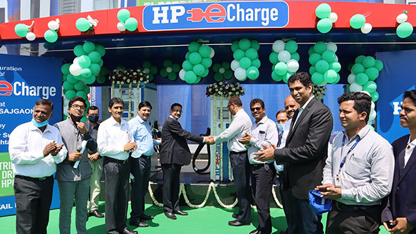 EV Charging Station On Mumbai Pune Expressway: मुंबई-पुणे एक्सप्रेस-वे पर खुला नया ईवी चार्जिंग स्टेशन