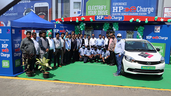 EV Charging Station On Mumbai Pune Expressway: मुंबई-पुणे एक्सप्रेस-वे पर खुला नया ईवी चार्जिंग स्टेशन