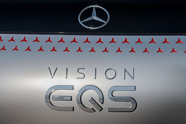 Mercedes-Benz EQS: मर्सिडीज-बेंज बना रही है 700 किमी से अधिक चलने वाली कार बैटरी, जानें