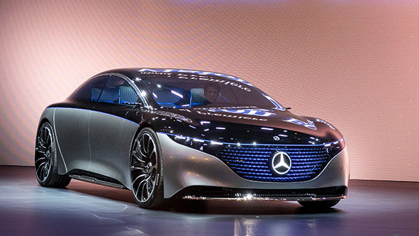 Mercedes-Benz EQS: मर्सिडीज-बेंज बना रही है 700 किमी से अधिक चलने वाली कार बैटरी, जानें