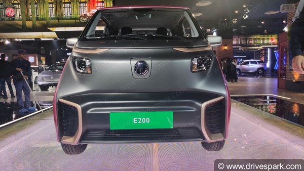 MG5 Electric Unveiled: एमजी5 इलेक्ट्रिक स्टेशन वैगन का हुआ खुलासा, सिंगल चार्ज पर देती है 400 किमी का रेंज
