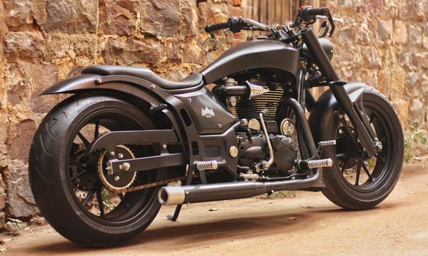 Royal Enfield Bike Modification: रॉयल एनफील्ड बाइक को मॉडिफाई कर बनाया लो-राइडर क्रूजर, देखें तस्वीरें