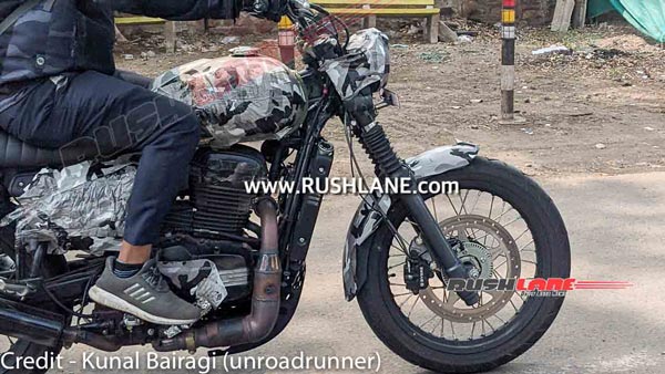 Jawa Scrambler Spied Testing: जावा कर रही है स्क्रैंबलर बाइक की टेस्टिंग, जल्द होगी लॉन्चJawa Scrambler Spied Testing: जावा कर रही है स्क्रैंबलर बाइक की टेस्टिंग, जल्द होगी लॉन्च
