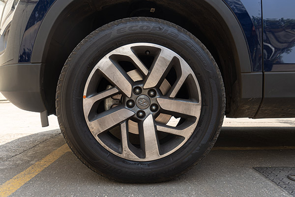 Tata Safari Ceramic Coating Launched: टाटा सफारी के लिए सेरामिक कोटिंग हुआ लाॅन्च, जानें क्या है खास