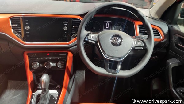 Volkswagen T-Roc Bookings Open Again: फॉक्सवैगन टी-रॉक की बुकिंग फिर से हुई शुरु, अगले महीने शुरू होगी डिलीवरी