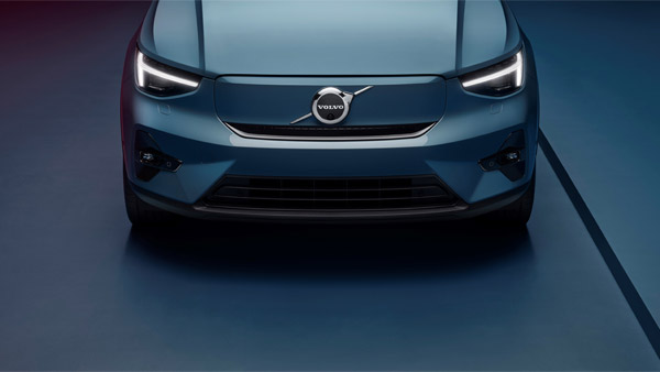 Volvo C40 Electric SUV Unveiled: आ रही है वोल्वो की सी40 इलेक्ट्रिक एसयूवी, रेंज होगी 400 किमी से अधिक