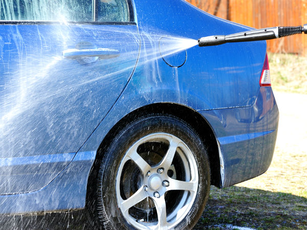 Nissan Free Foam Wash Service: निसान व डैटसन की कारों को आज मिल रहा फ्री फोम वाश सर्विस, जानें