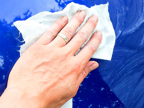 Nissan Free Foam Wash Service: निसान व डैटसन की कारों को आज मिल रहा फ्री फोम वाश सर्विस, जानें