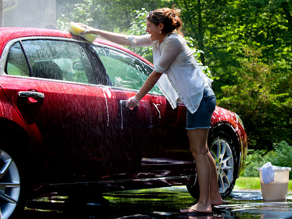 Nissan Free Foam Wash Service: निसान व डैटसन की कारों को आज मिल रहा फ्री फोम वाश सर्विस, जानें
