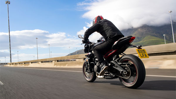 Triumph Bikes Price Hiked: ट्रायम्फ की तीन मोटरसाइकिलों के दाम बढ़े, जानें कितनी हुई बढ़ोत्तरी