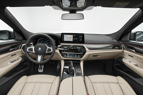 BMW 6 Series Launched: बीएमडब्ल्यू 6 सीरीज भारत में 67.90 लाख रुपये की कीमत पर हुई लॉन्च, जानें फीचर्स, वैरिएंट के बारें में