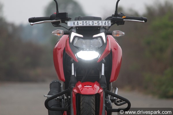 2021 TVS Apache RTR 160 Review: लेटेस्ट डिजाइन के साथ है परफेक्ट एंट्री लेवल कम्यूटर बाइक