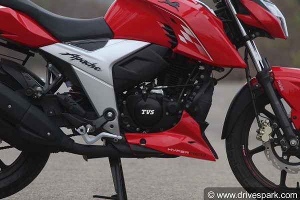 2021 TVS Apache RTR 160 Review: लेटेस्ट डिजाइन के साथ है परफेक्ट एंट्री लेवल कम्यूटर बाइक