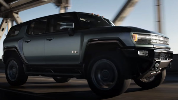 GMC Unveils Hummer Electric SUV: जीएमसी हमर इलेक्ट्रिक एसयूवी हुई पेश, सिंगल चार्ज में चलेगी 563 किमी