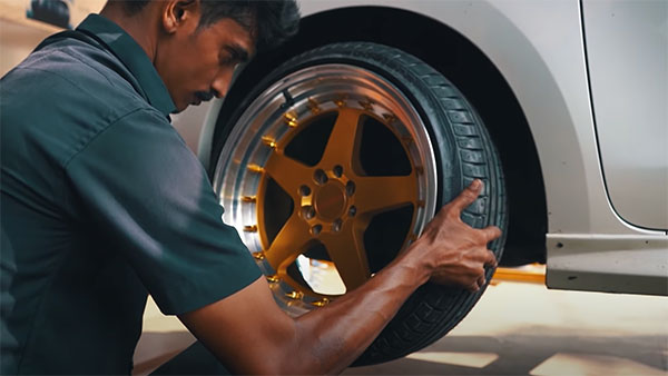Maruti Suzuki Swift Modified: मारुति स्विफ्ट को मॉडिफाई कर लगाया एयर सस्पेंशन, देखें शानदार लुक
