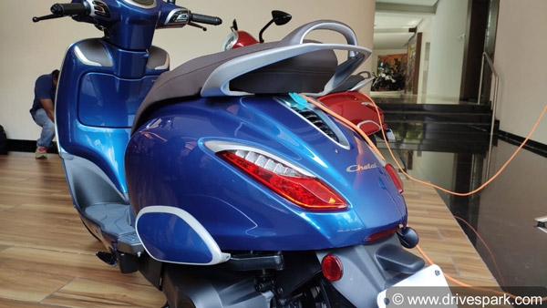 Bajaj Chetak Electric Scooter: बजाज चेतक इलेक्ट्रिक स्कूटर जल्द ही चेन्नई व हैदराबाद में होगी लॉन्च, जानें