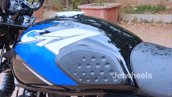 Bajaj CT 110 X Reaches Dealership: बजाज सीटी 110 एक्स पहुंची डीलरशिप, जल्द हो सकती है लॉन्च